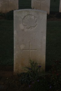 Aubigny Communal Cemetery Extension - Weir, F D