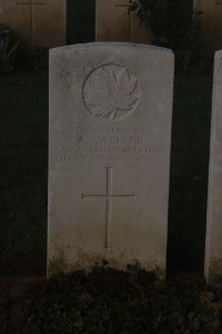 Aubigny Communal Cemetery Extension - Weller, A J