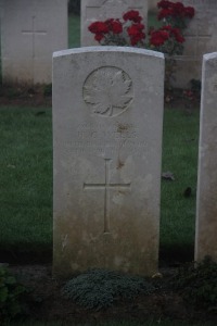 Aubigny Communal Cemetery Extension - Wells, H C