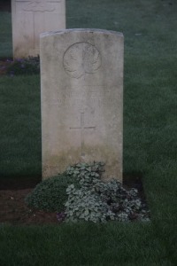 Aubigny Communal Cemetery Extension - Welsh, J