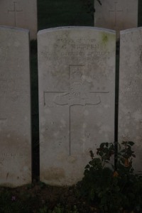 Aubigny Communal Cemetery Extension - Whiffen, E G