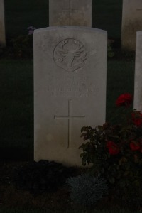 Aubigny Communal Cemetery Extension - White, C