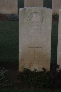 Aubigny Communal Cemetery Extension - Whitehill, John Malcolm