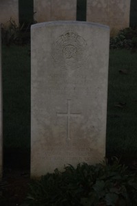 Aubigny Communal Cemetery Extension - Wright, G C