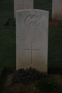 Aubigny Communal Cemetery Extension - Yard, Walter
