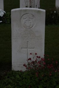 Pont-Du-Hem Military Cemetery La Gorgue - Seaman, Richard