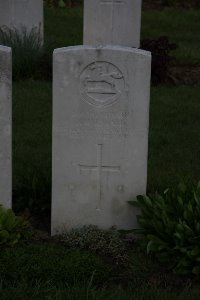 Rue-David Military Cemetery Fleurbaix - Marshall, J