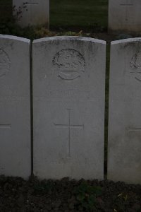Laventie Military Cemetery La Gorgue - Church, Frank Reginald