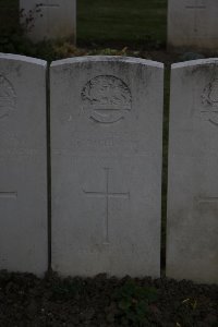 Laventie Military Cemetery La Gorgue - Church, Frank Reginald