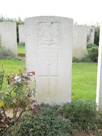 Quesnoy Farm Military Cemetery - Brown, P