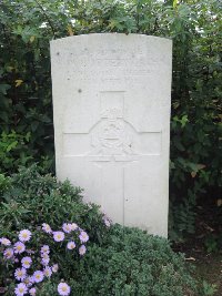 Quesnoy Farm Military Cemetery - Butterworth, W
