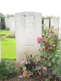 Quesnoy Farm Military Cemetery - Cage, J