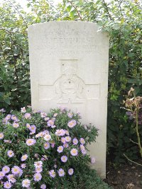 Quesnoy Farm Military Cemetery - Dewhurst, J
