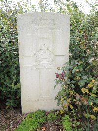 Quesnoy Farm Military Cemetery - Edwards, Percy