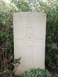 Quesnoy Farm Military Cemetery - Jones, W H