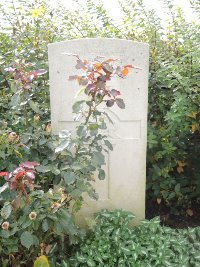 Quesnoy Farm Military Cemetery - Rogers, T