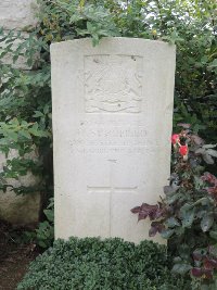 Quesnoy Farm Military Cemetery - Schofield, H