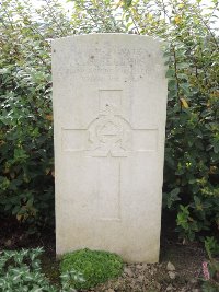 Quesnoy Farm Military Cemetery - Sellers, C S
