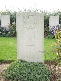 Quesnoy Farm Military Cemetery - Thomas, John Baron Rittson