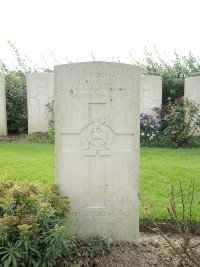 Quesnoy Farm Military Cemetery - Walker, F