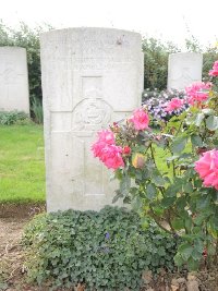 Quesnoy Farm Military Cemetery - Young, C