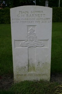 Mons (Bergen) Communal Cemetery - Barnett, George Henry