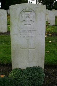 Mons (Bergen) Communal Cemetery - Beckett, L