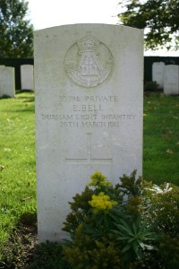 Mons (Bergen) Communal Cemetery - Bell, E