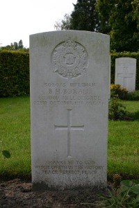 Mons (Bergen) Communal Cemetery - Boxall, Bertram Holland