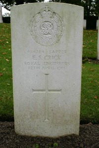 Mons (Bergen) Communal Cemetery - Crick, E S