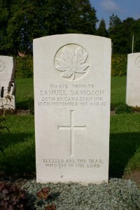 Mons (Bergen) Communal Cemetery - Davidson, Samuel