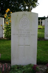 Mons (Bergen) Communal Cemetery - Edser, E G