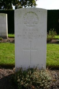 Mons (Bergen) Communal Cemetery - Holt, R
