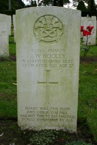 Mons (Bergen) Communal Cemetery - Hooley, John William