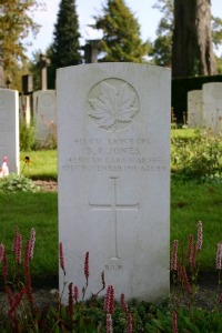 Mons (Bergen) Communal Cemetery - Jones, Bernard Robert