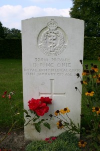 Mons (Bergen) Communal Cemetery - McOnie, David Paterson