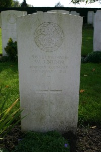 Mons (Bergen) Communal Cemetery - Nunn, W J
