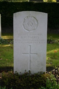 Mons (Bergen) Communal Cemetery - Parris, Robert Henry