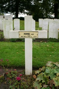 Mons (Bergen) Communal Cemetery - Pennell, W
