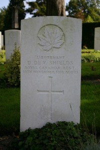 Mons (Bergen) Communal Cemetery - Shields, Donald De Vere