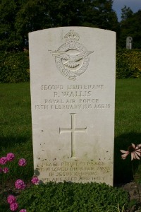 Mons (Bergen) Communal Cemetery - Wallis, Frank