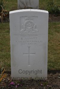Calais Southern Cemetery - Abbott, B
