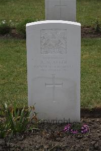 Calais Southern Cemetery - Alger, A N