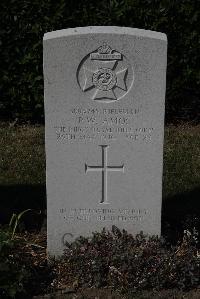 Calais Southern Cemetery - Amos, Percy Walter