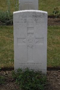 Calais Southern Cemetery - Jacques, Thomas Henry
