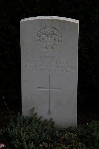 Porte-De-Paris Cemetery Cambrai - Miller, I F R