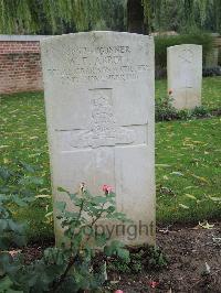 Carnoy Military Cemetery - Abbott, W F