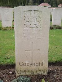 Carnoy Military Cemetery - Armsbey, E