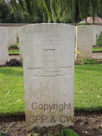 Carnoy Military Cemetery - Davies, T A