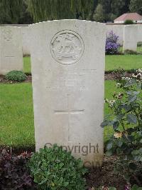 Carnoy Military Cemetery - Smart, T